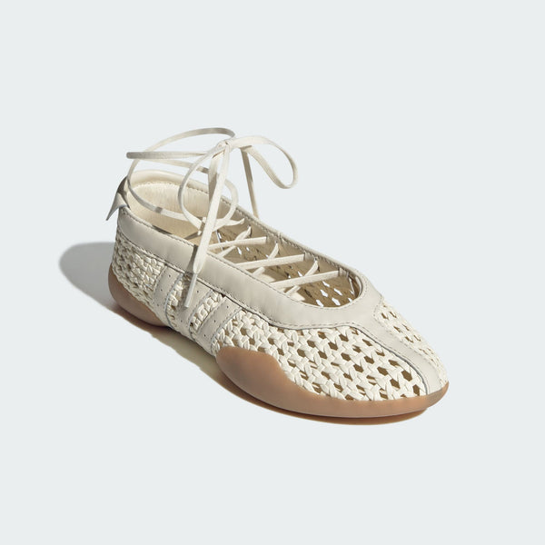 Taekwondo Mei Women's Trainers – Cream White / Cream White / Gum 4 | Lastorai